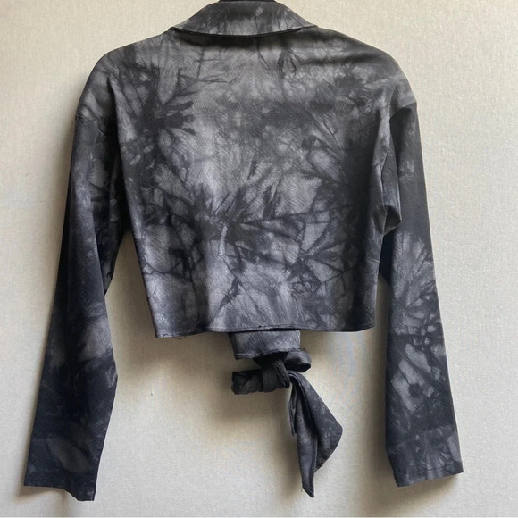 Pretty Little Thing wrap long sleeve cropped blouse Sz 4 - - Picture 2 of 7